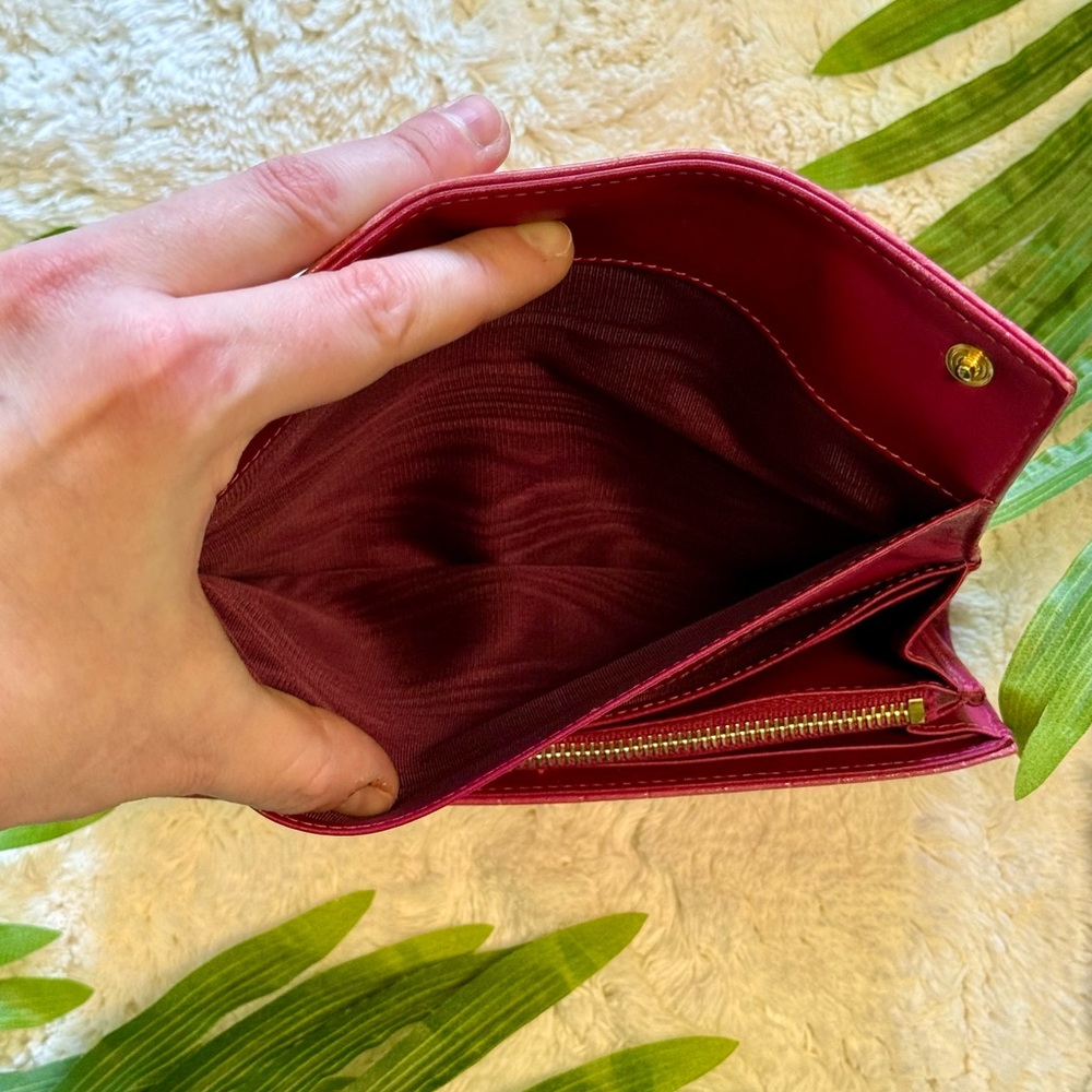 IN BOX! MIU MIU ๐ฉท Vibrant Pink Continental Italian Croc Leather Long Snap Wallet - Picture 9 of 14